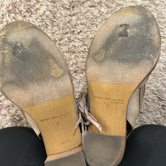 Heeled sandal - Picture 4 of 6